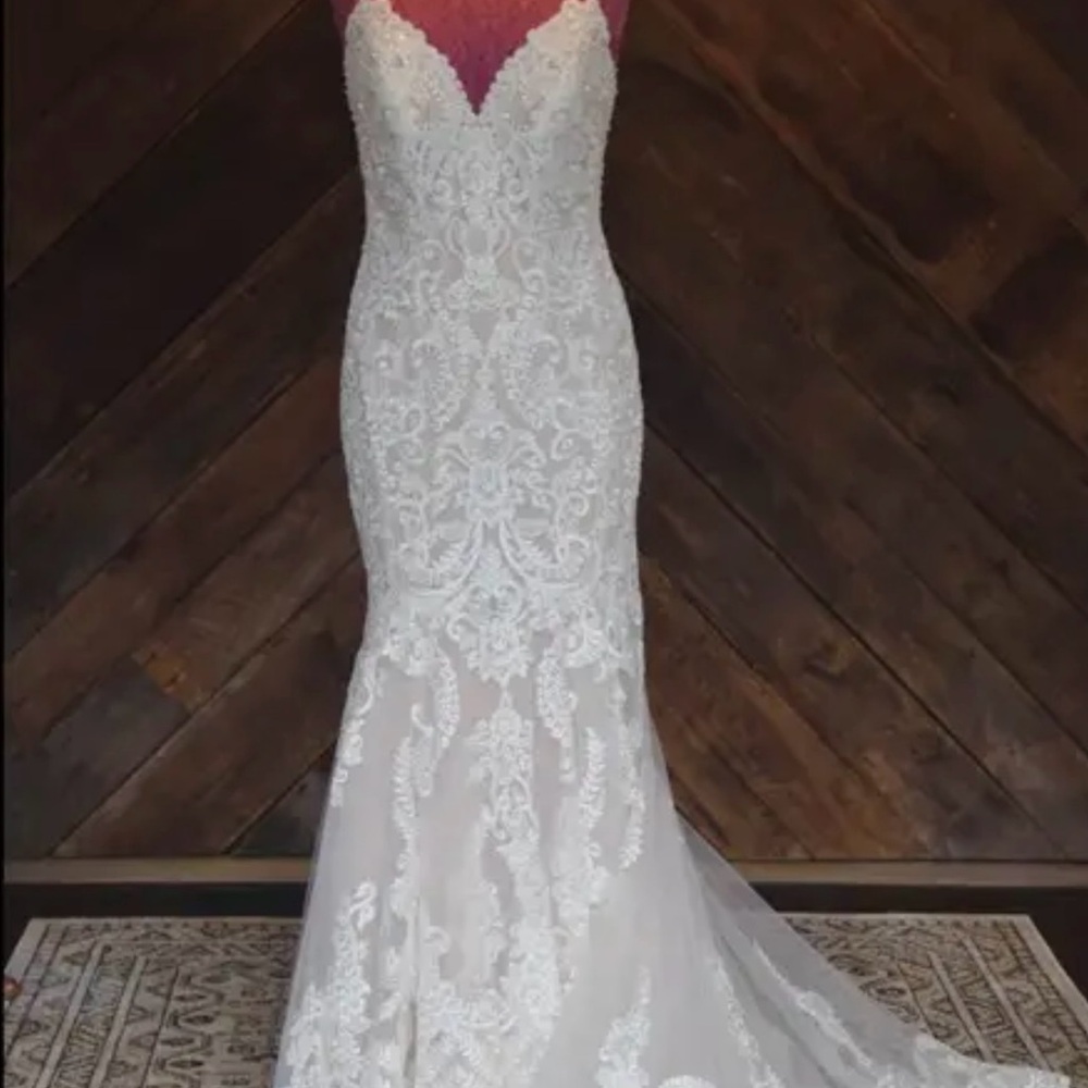 Allure Bridal NWT 10 Short.
